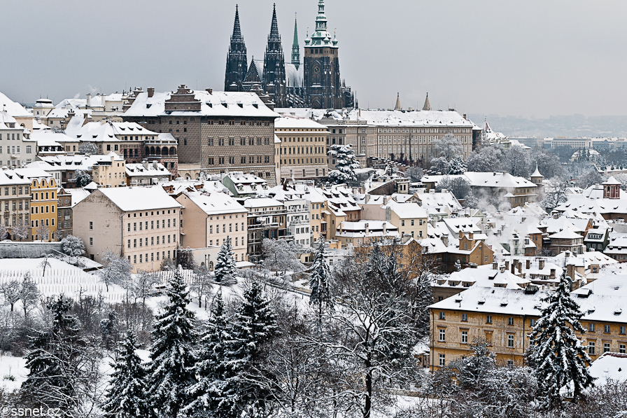 Petrin and Prague Castle - the first snow