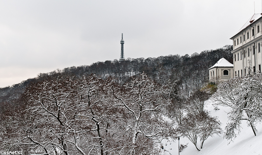 Petrin and Prague Castle - the first snow